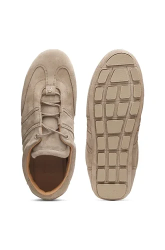 Sneakers i mocka med Double B-monogram