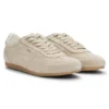 Sneakers i mocka med logodetaljer