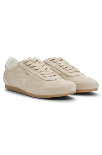 sneakers i mocka med logodetaljer 1 1 330x500 - Sneakers i mocka med logodetaljer