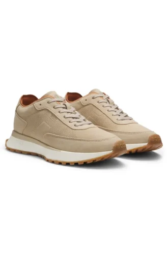 Sneakers i mocka med perforeringar