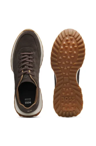 Sneakers i mocka med perforeringar