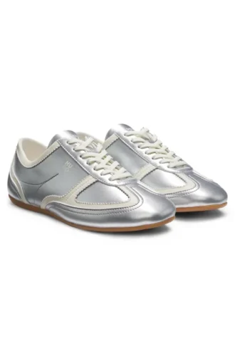 Sneakers med komfortinlägg och silverfärgat ovandel