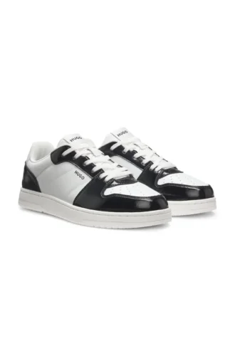 Sneakers med logodetaljer och färgblockering
