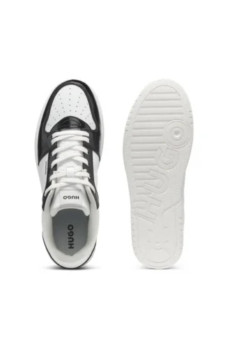 Sneakers med logodetaljer och färgblockering