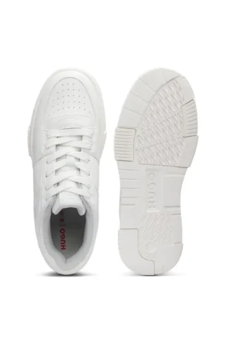 Sneakers med mesh-detaljer i konstläder