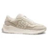 Sneakers med mocka-detaljer och Double B-monogram