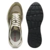 Sneakers med mocka-detaljer och logotyp