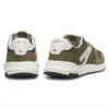 Sneakers med mocka-detaljer och logotyp