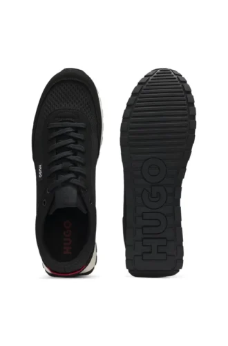 Sneakers med stickat ovandel och logotypflagga