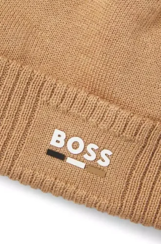 Stickad mössa för barn med logo i gummieffekt
