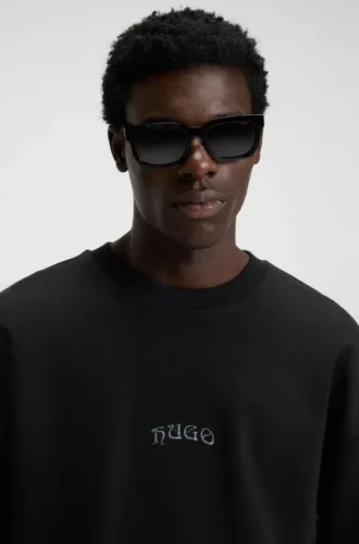 Sweatshirt med broderad logotyp i en bomullsblandning