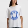 T-shirt för alla kön med suddat logo