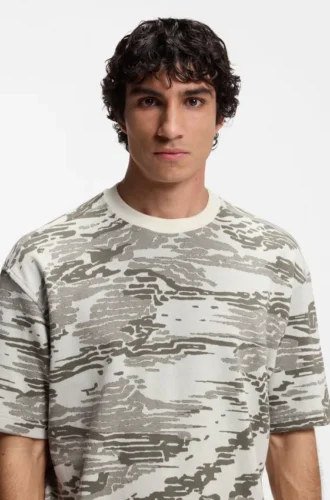 T-shirt i bomull med kamouflagejacquard