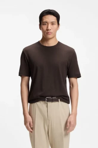 T-shirt i bomull och linne med normal passform