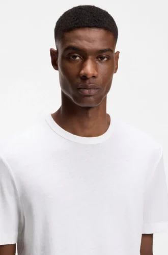 T-shirt i bomull och linne med normal passform
