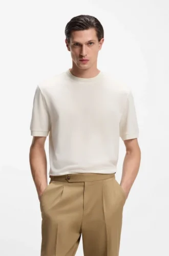 T-shirt i normal passform i en merceriserad bomullsblandning