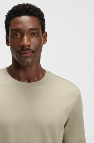 T-shirt i normal passform i merceriserad bomull och silke