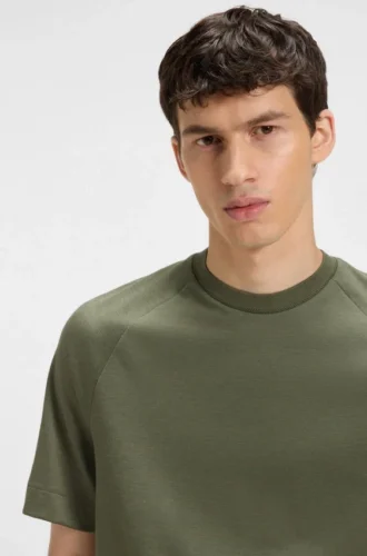 T-shirt i normal passform i merceriserat stretchtyg