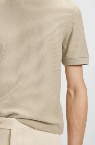 T-shirt i regular fit i strukturerad bomull