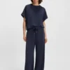 T-shirt med handskriven logotyp i oversized-passform