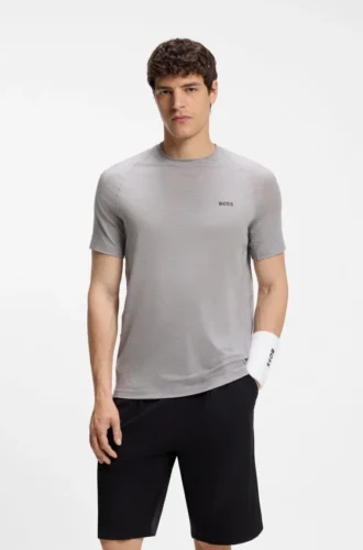 T-shirt med logodetalj i smal passform