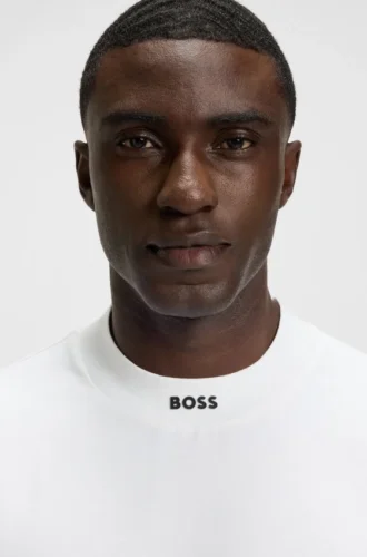 T-shirt med logotyp på kragen i stretchbomull