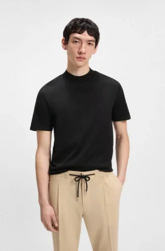 T-shirt med ståkrage och smal passform i stretchbomull