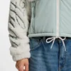 Teddyjacka med broderad logotyp och färgblockering