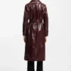 Trenchcoat i konstläder med dubbelknäppning