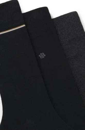 Trepack med strumpor i normal längd med logodetaljer