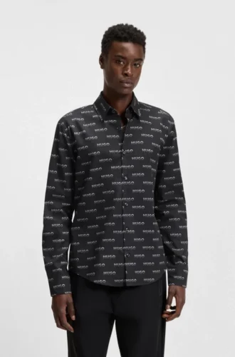 Tryckt slim fit-skjorta i bomullspoplin