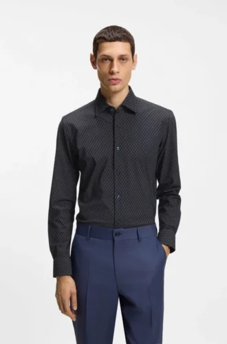 Tryckt slim fit-skjorta i stretchig funktionsjersey