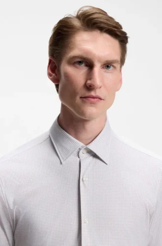 Tryckt slim fit-skjorta i stretchig funktionsjersey