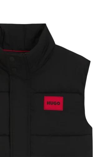 Vadderad väst för barn med röd logotyp
